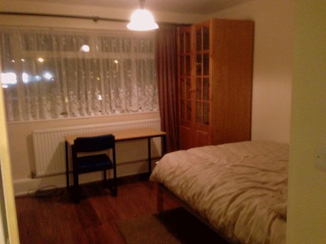  Image of 5 bedroom Terraced house to rent in St. Clement Close Cowley Uxbridge UB8 at St Clement Close  Uxbridge, UB8 3SS