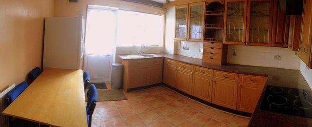  Image of 5 bedroom Terraced house to rent in St. Clement Close Cowley Uxbridge UB8 at St Clement Close  Uxbridge, UB8 3SS