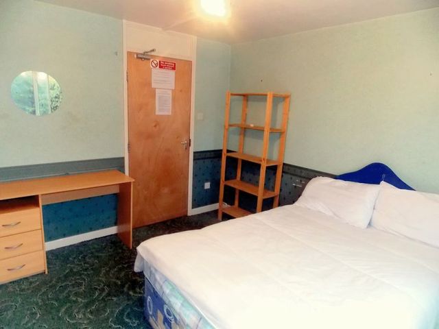  Image of 5 bedroom Terraced house to rent in St. Clement Close Cowley Uxbridge UB8 at St Clement Close  Uxbridge, UB8 3SS