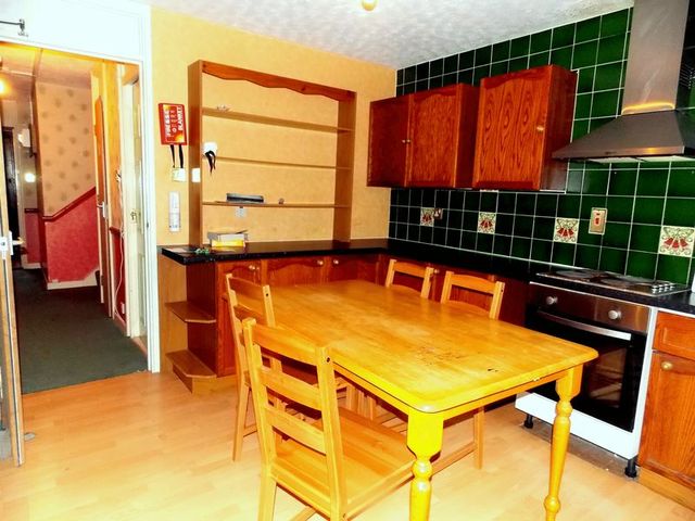  Image of 1 bedroom Property to rent in St. Clement Close Cowley Uxbridge UB8 at St Clement Close  Uxbridge, UB8 3SS