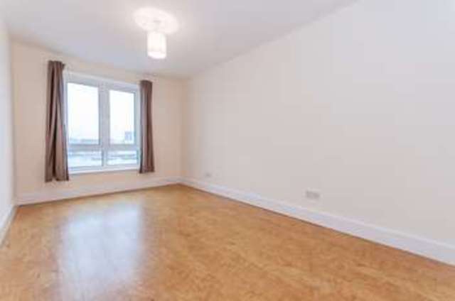  Image of 3 bedroom Flat for sale in St. Davids Square London E14 at Canary Wharf, E14 3WA