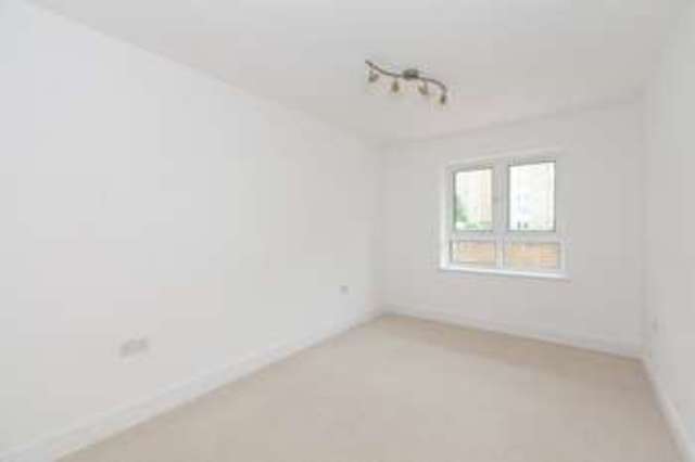  Image of 2 bedroom Flat for sale in St. Davids Square London E14 at Docklands, E14 3WF