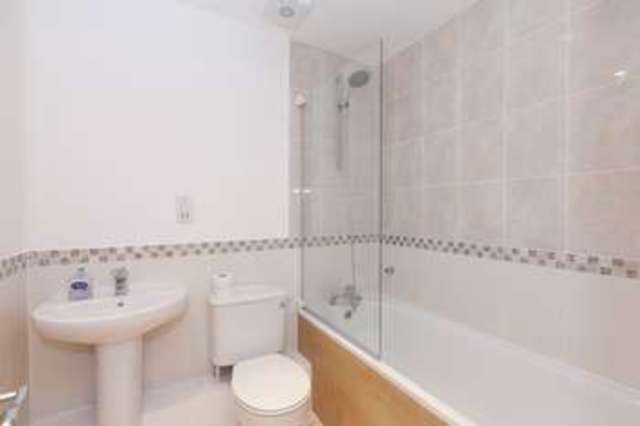  Image of 2 bedroom Flat for sale in St. Davids Square London E14 at Docklands, E14 3WF