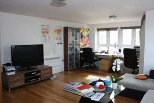  Image of 2 bedroom Flat for sale in St. Davids Square London E14 at Docklands, E14 3WG