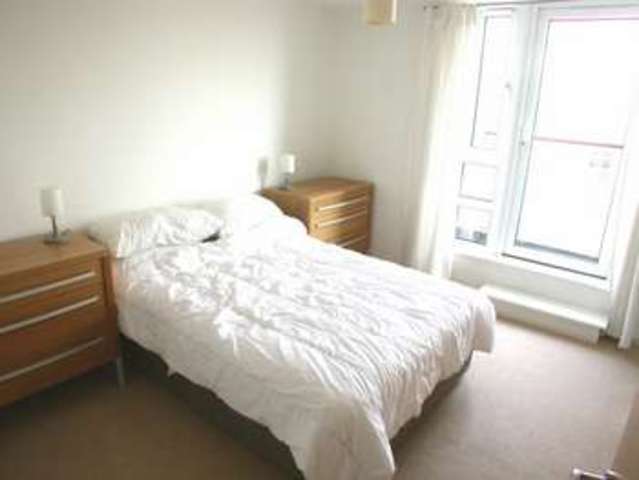  Image of 2 bedroom Flat for sale in St. Davids Square London E14 at Docklands, E14 3WG