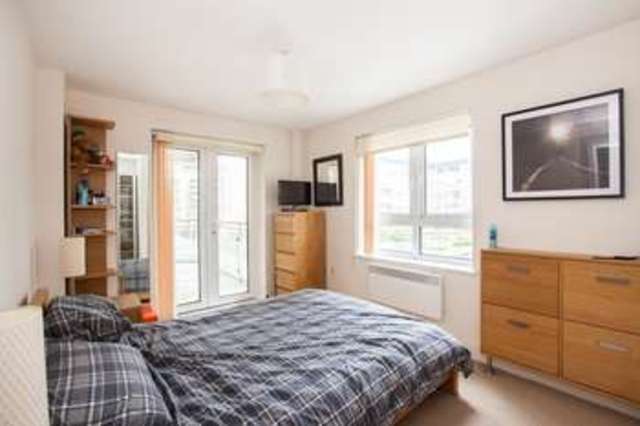  Image of 2 bedroom Flat for sale in St. Davids Square London E14 at Docklands, E14 3WE