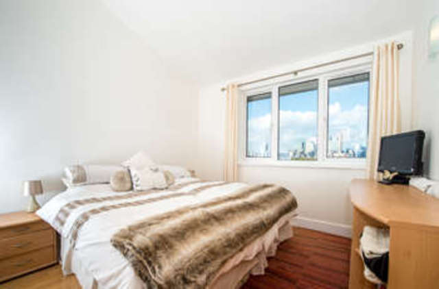  Image of 3 bedroom Flat for sale in St. Davids Square London E14 at Docklands, E14 3WB