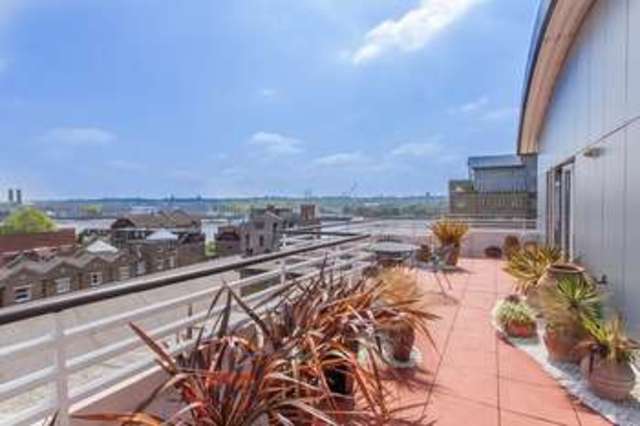  Image of 3 bedroom Flat for sale in St. Davids Square London E14 at Docklands, E14 3WB