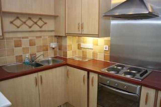  Image of 2 bedroom Flat to rent in St. Davids Square London E14 at Docklands, E14 3WQ
