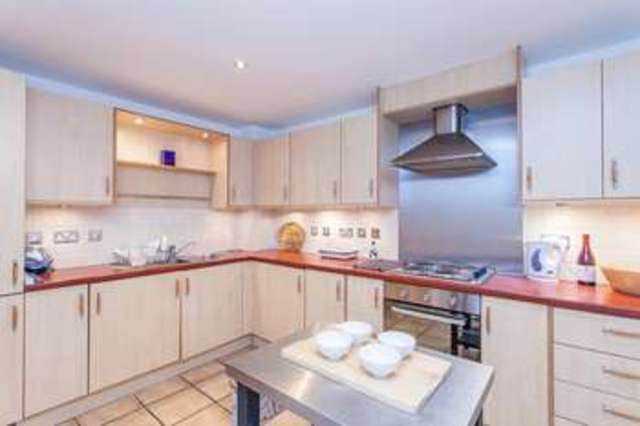  Image of 2 bedroom Flat for sale in St. Davids Square London E14 at London, E14 3WE
