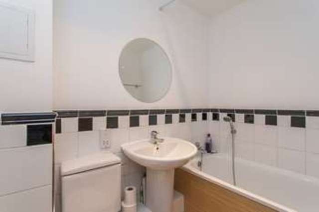  Image of 2 bedroom Flat for sale in St. Davids Square London E14 at London, E14 3WE