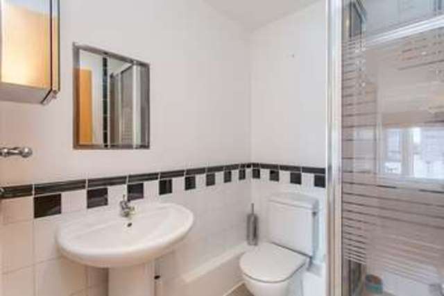  Image of 2 bedroom Flat for sale in St. Davids Square London E14 at London, E14 3WE