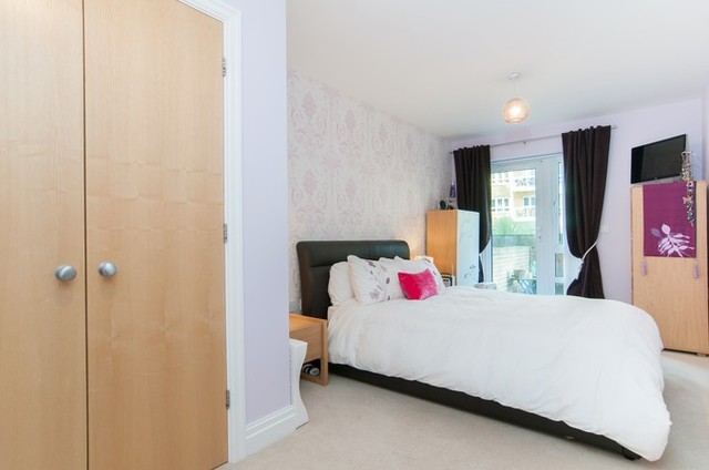  Image of 2 bedroom Flat for sale in St. Davids Square London E14 at London, E14 3WG