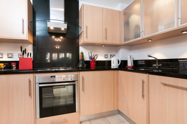  Image of 2 bedroom Flat for sale in St. Davids Square London E14 at London, E14 3WG
