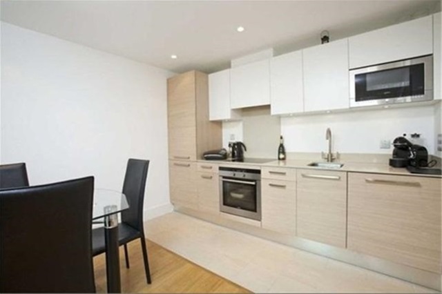  Image of Flat to rent in St. George Wharf London SW8 at VAUXHALL, SW8 2AZ