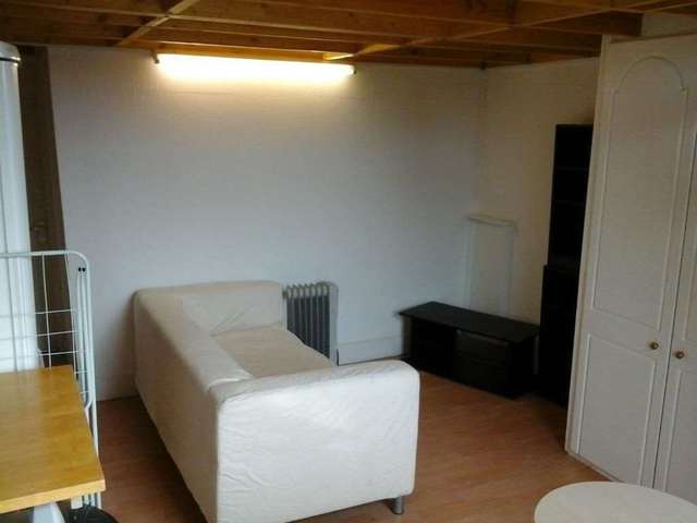  Image of Apartment to rent in St. Helens Gardens London W10 at St Helens Gardens Ladbroke Grove London, W10 6LL