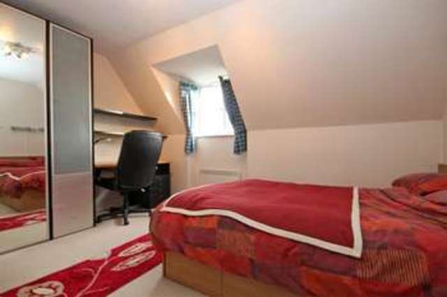  Image of 2 bedroom Flat for sale in St. Johns Road Pokesdown Bournemouth BH5 at St Johns Road Boscombe Bournemouth, BH5 1EQ