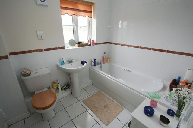  Image of Detached house to rent in St. Johns Road Ely CB6 at St Johns Road  Ely, CB6 3BW