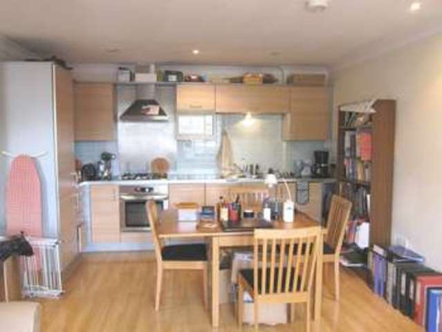  Image of 1 bedroom Flat to rent in Victoria Mews St. Judes Road Englefield Green Egham TW20 at St Judes Road  Englefield Green, TW20 0BF