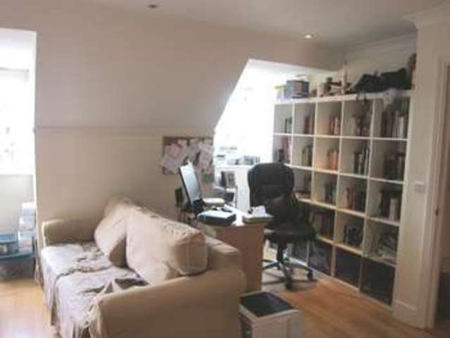  Image of 1 bedroom Flat to rent in Victoria Mews St. Judes Road Englefield Green Egham TW20 at St Judes Road  Englefield Green, TW20 0BF