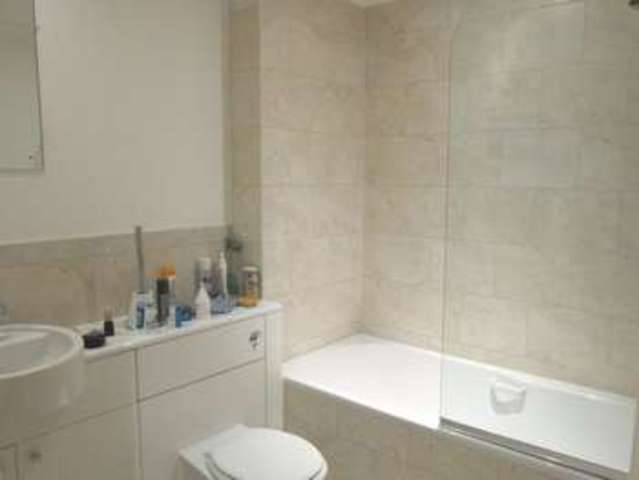  Image of 1 bedroom Flat to rent in Victoria Mews St. Judes Road Englefield Green Egham TW20 at St Judes Road  Englefield Green, TW20 0BF
