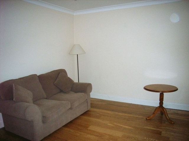  Image of 1 bedroom Flat to rent in St. Judes Road Englefield Green Egham TW20 at St Judes Road Englefield Green Egham, TW20 0BY