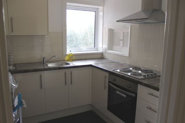  Image of 3 bedroom Flat to rent in St. Judes Road Englefield Green Egham TW20 at St. Judes Road Englefield Green Egham, TW20 0BE