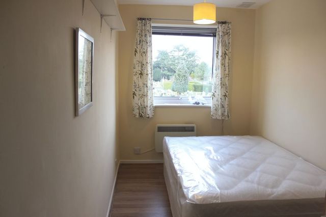  Image of 3 bedroom Flat to rent in St. Judes Road Englefield Green Egham TW20 at St. Judes Road Englefield Green Egham, TW20 0BE
