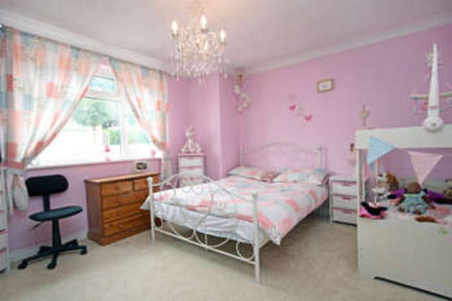  Image of 4 bedroom Chalet for sale in Oaks Drive St. Leonards Ringwood BH24 at St Leonards Ringwood, BH24 2QP