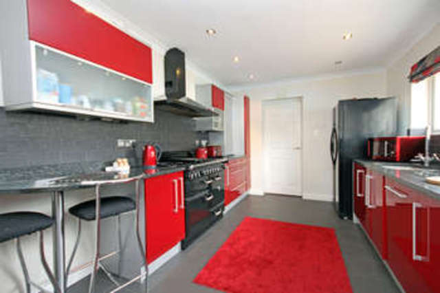  Image of 4 bedroom Chalet for sale in Oaks Drive St. Leonards Ringwood BH24 at St Leonards Ringwood, BH24 2QP