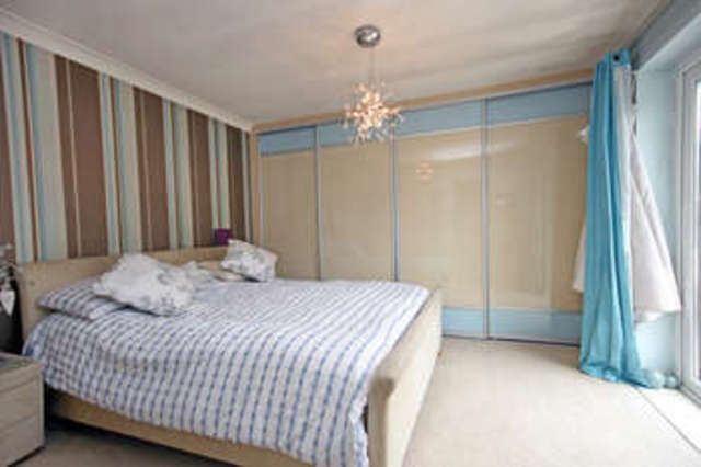  Image of 4 bedroom Chalet for sale in Oaks Drive St. Leonards Ringwood BH24 at St Leonards Ringwood, BH24 2QP