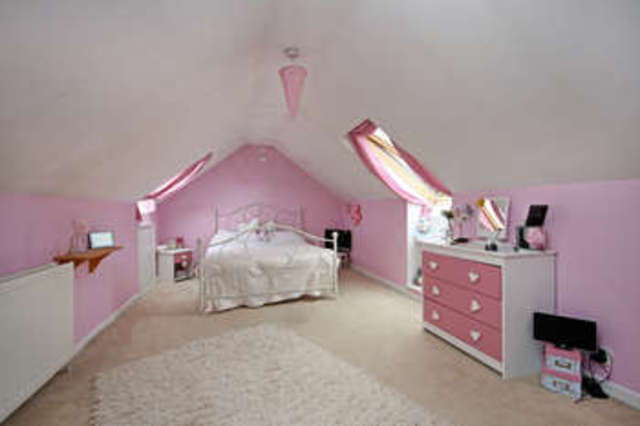  Image of 4 bedroom Chalet for sale in Oaks Drive St. Leonards Ringwood BH24 at St Leonards Ringwood, BH24 2QP