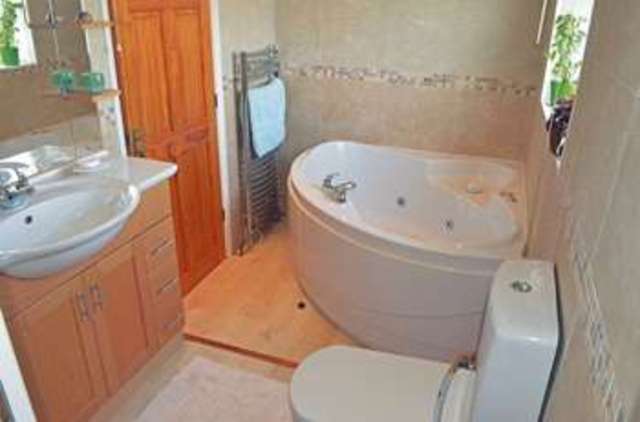  Image of 4 bedroom Detached house for sale in St. Martins Road North Leverton Retford DN22 at St Martins Road North Leverton Retford, DN22 0AU
