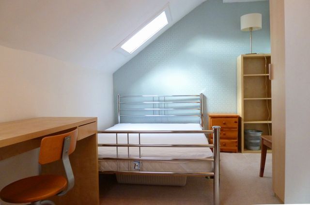  Image of 2 bedroom Flat to rent in St. Marys Street Edinburgh EH1 at Old Town Edinburgh Edinburgh, EH1 1SX