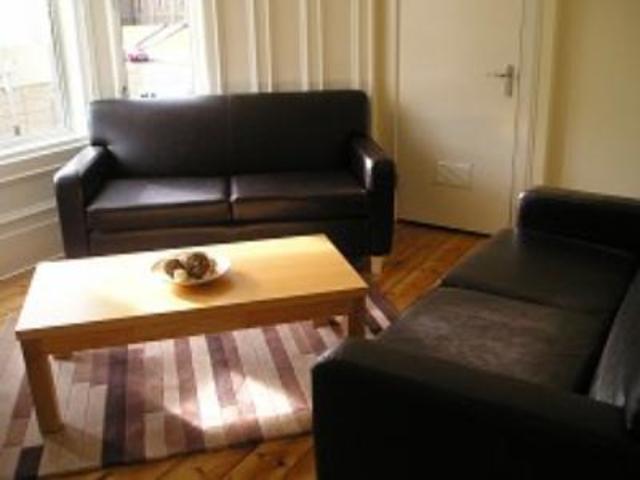  Image of 3 bedroom Flat to rent in St. Peter Street Dundee DD1 at Dundee  Dundee, DD1 4JJ