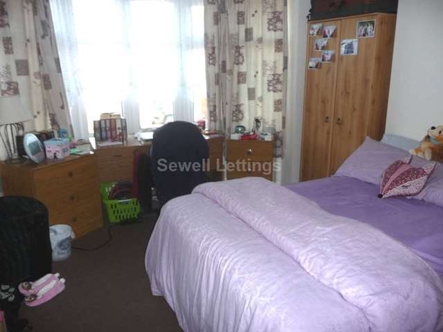  Image of 4 bedroom Terraced house to rent in St. Peters Road Earley Reading RG6 at St Peters Road  Reading, RG6 1PA