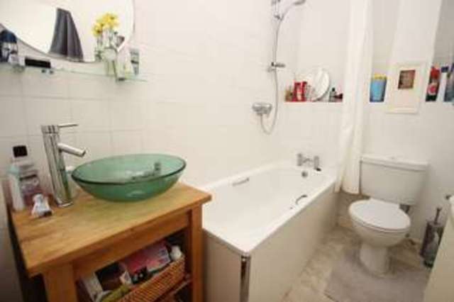  Image of 2 bedroom Flat to rent in St. Stephens Gardens London W2 at St Stephens Gardens  London, W2 5QU
