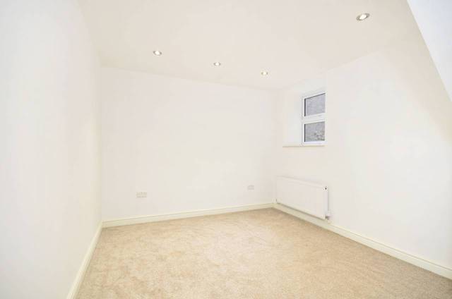  Image of 2 bedroom Maisonette for sale in St. Thomas