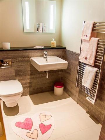  Image of 4 bedroom Flat to rent in St. Vincent Place Edinburgh EH3 at New Town Edinburgh Edinburgh, EH3 5BQ