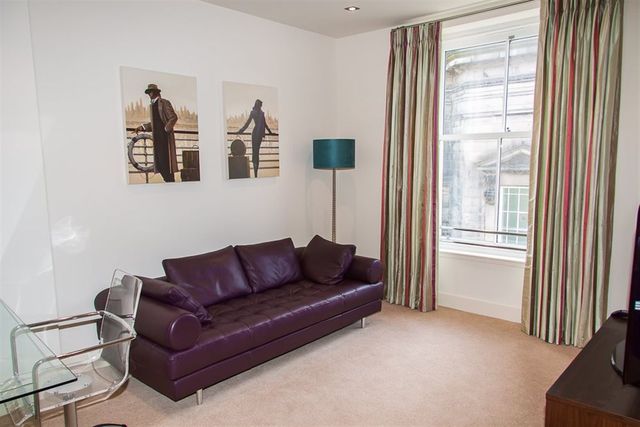  Image of 4 bedroom Flat to rent in St. Vincent Place Edinburgh EH3 at New Town Edinburgh Edinburgh, EH3 5BQ