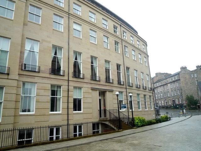  Image of 4 bedroom Flat to rent in St. Vincent Place Edinburgh EH3 at New Town Edinburgh Edinburgh, EH3 5BQ