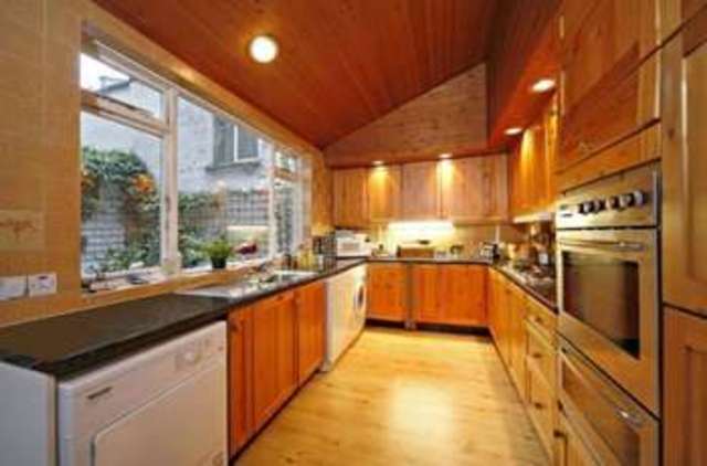  Image of 4 bedroom Apartment for sale in Staines Road West Sunbury-on-Thames TW16 at Staines Road West Sunbury Sunbury On Thames, TW16 7AH