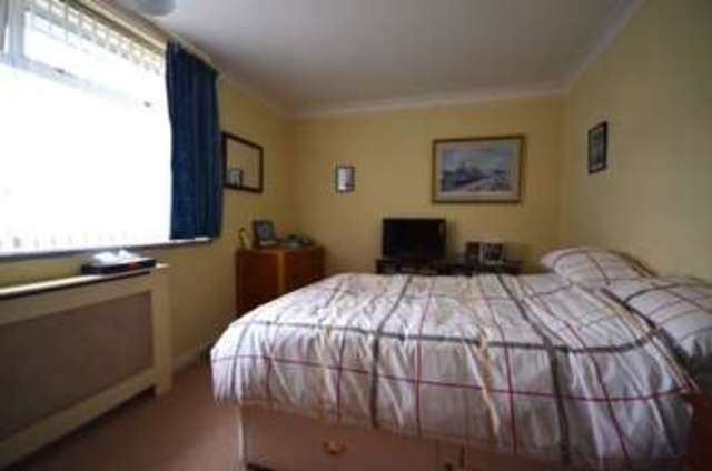  Image of 4 bedroom Bungalow for sale in Staplake Lane Starcross Exeter EX6 at Staplake Lane  Starcross, EX6 8QT