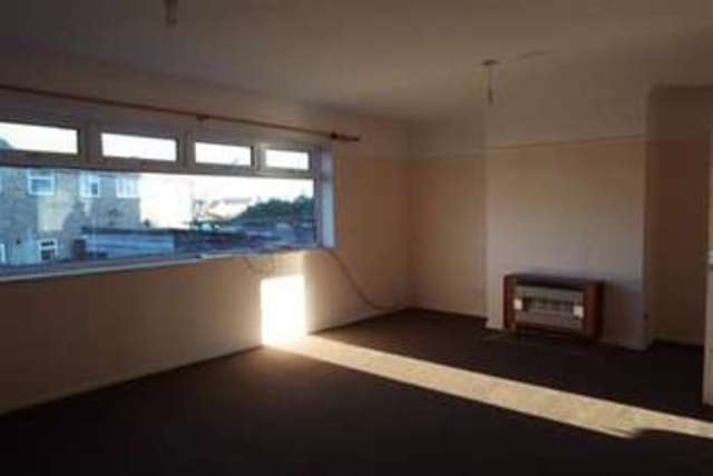  Image of 3 bedroom Semi-Detached house to rent in Station Approach Road Ramsgate CT11 at Ramsgate, CT11 7RE