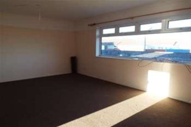  Image of 3 bedroom Semi-Detached house to rent in Station Approach Road Ramsgate CT11 at Ramsgate, CT11 7RE