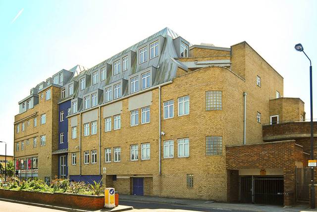  Image of 2 bedroom Flat to rent in Station Road Harrow-on-the-Hill Harrow HA1 at Station Road  Harrow, HA1 2TS