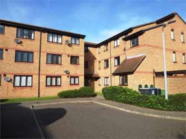  Image of 1 bedroom Apartment for sale in Steeple Close Rochford SS4 at Steeple close Rochford Ashingdon, SS4 1TX
