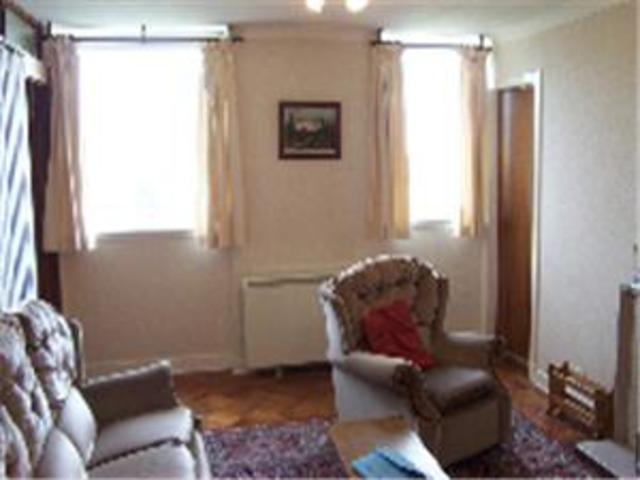  Image of 1 bedroom Flat to rent in Stockiemuir Avenue Bearsden Glasgow G61 at Bearsden Glasgow Glasgow, G61 3JN