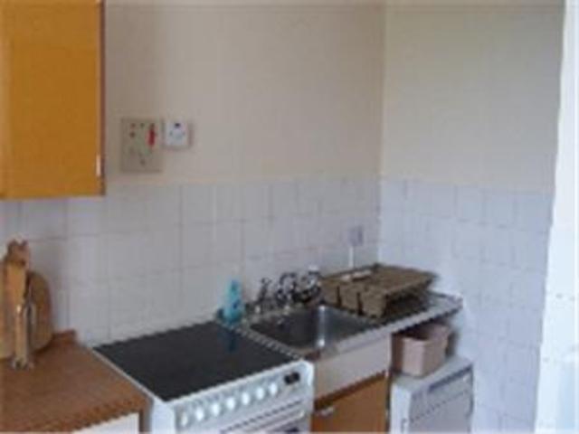  Image of 1 bedroom Flat to rent in Stockiemuir Avenue Bearsden Glasgow G61 at Bearsden Glasgow Glasgow, G61 3JN