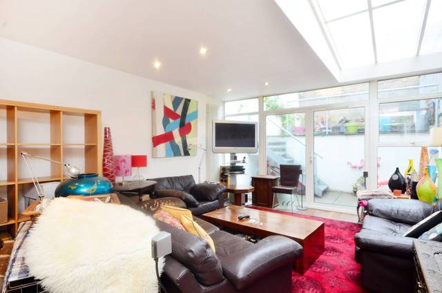  Image of 2 bedroom Flat for sale in Stoke Newington Church Street London N16 at Stoke Newington Church Street  Stoke Newington, N16 0LA